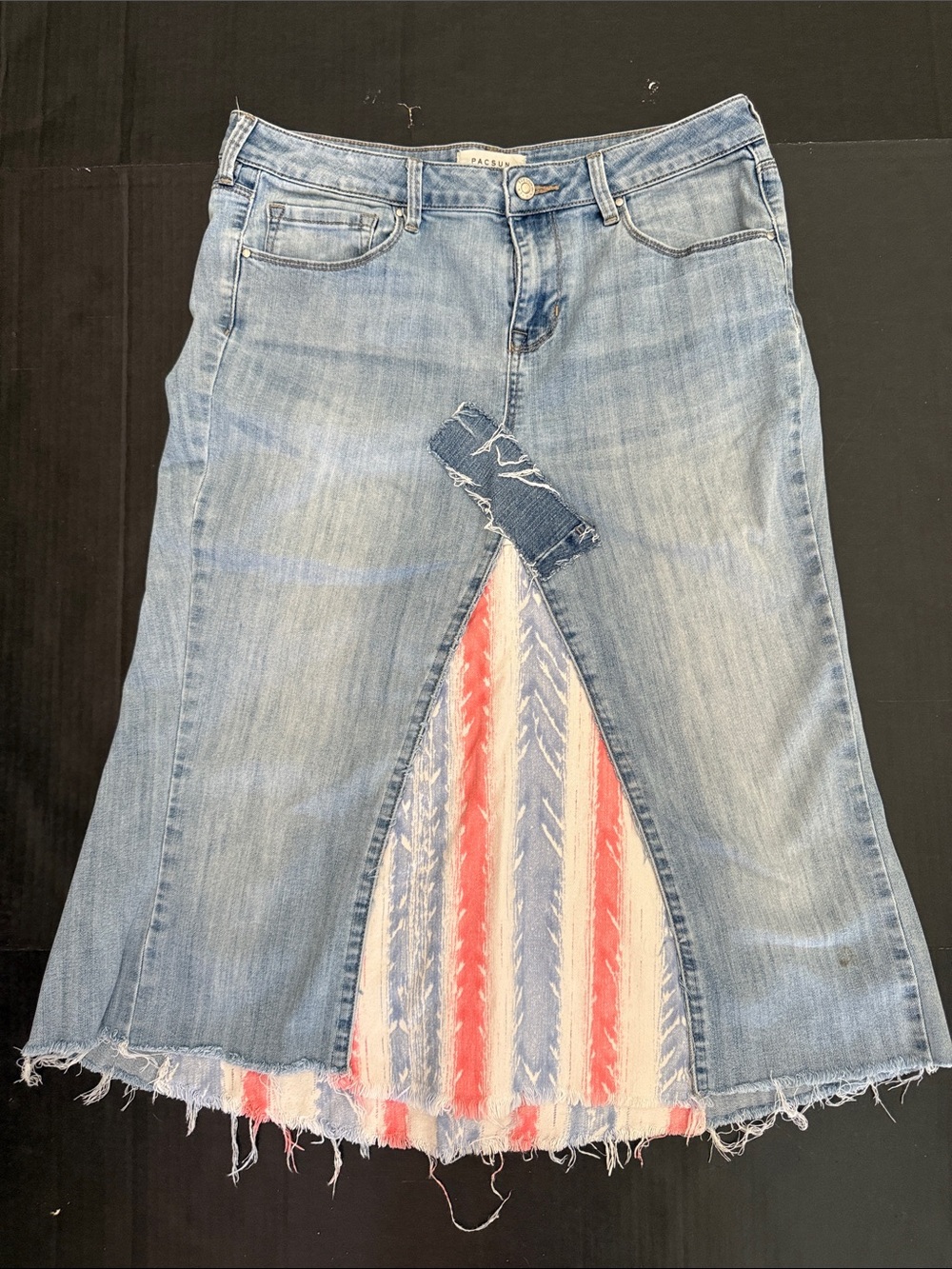 Reworked Denim Jeans to Upcycled Patchwork Frayed Edge Skirt Sz M/L